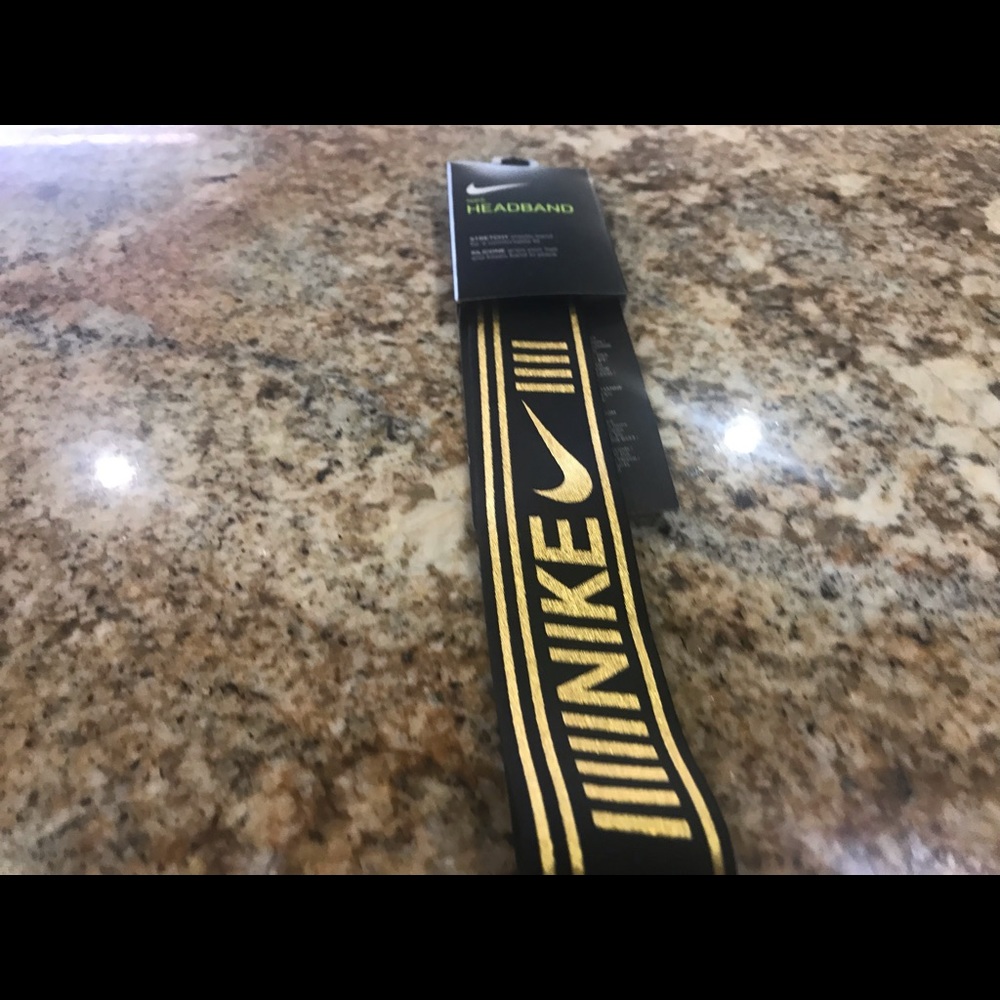 New Nike headband one size fits all gold/black - Picture 2 of 6